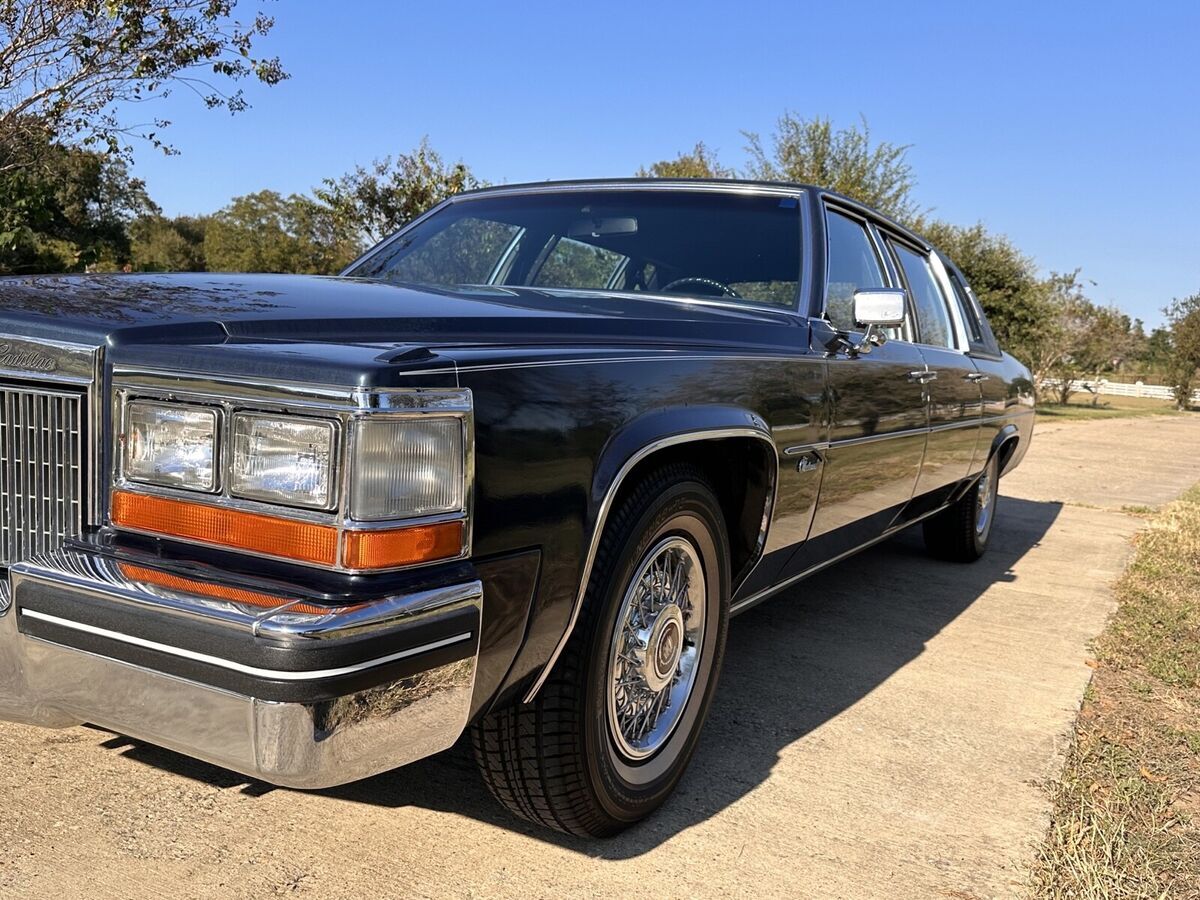 1980 Cadillac Fleetwood Limousine - photo 3
