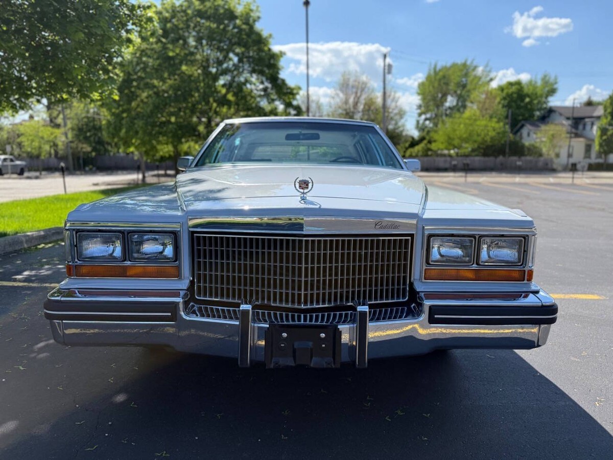 1980 Cadillac Fleetwood - photo 2