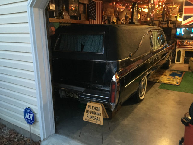 1980 Cadillac S&S Victoria Hearse - photo 9