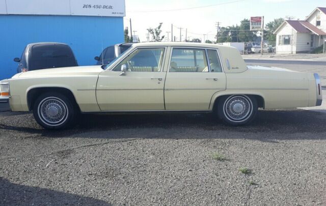 1980 Cadillac DeVille Sedan DeVille - photo 2