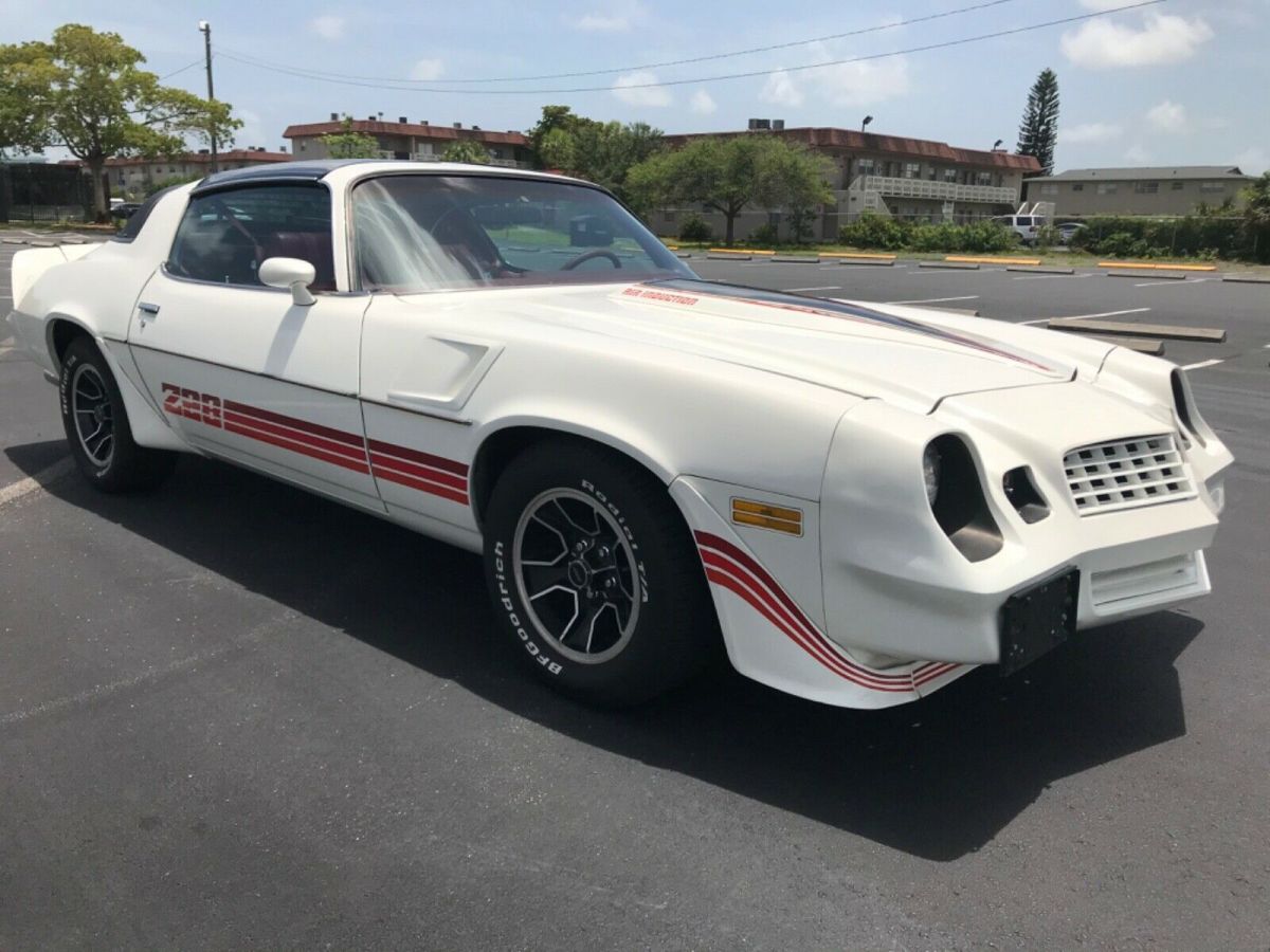 1980 Chevrolet Camaro Survivor collectors clean. - photo 4