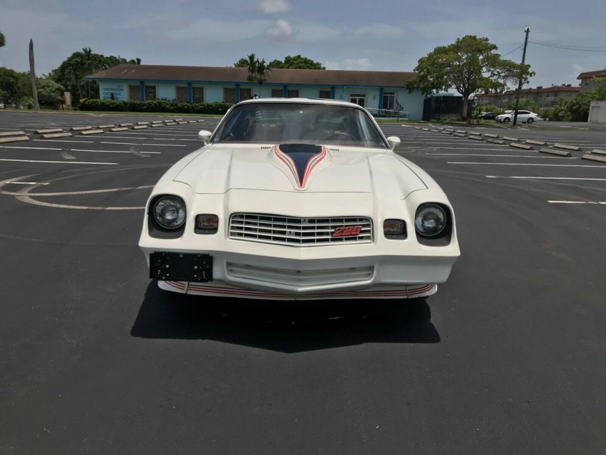 1980 Chevrolet Camaro Survivor collectors clean. - photo 7