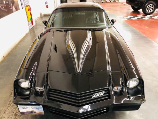 1980 Chevrolet Camaro - Z28 - FRAME OFF RESTORATION - SHOW QUALITY PAINT - photo 5