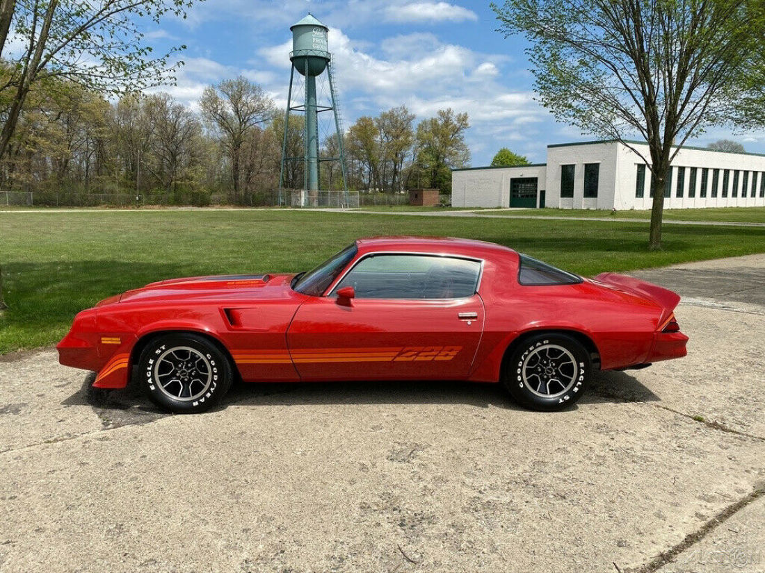 1980 Chevrolet Camaro Z28 350 CID 4 Speed - photo 6