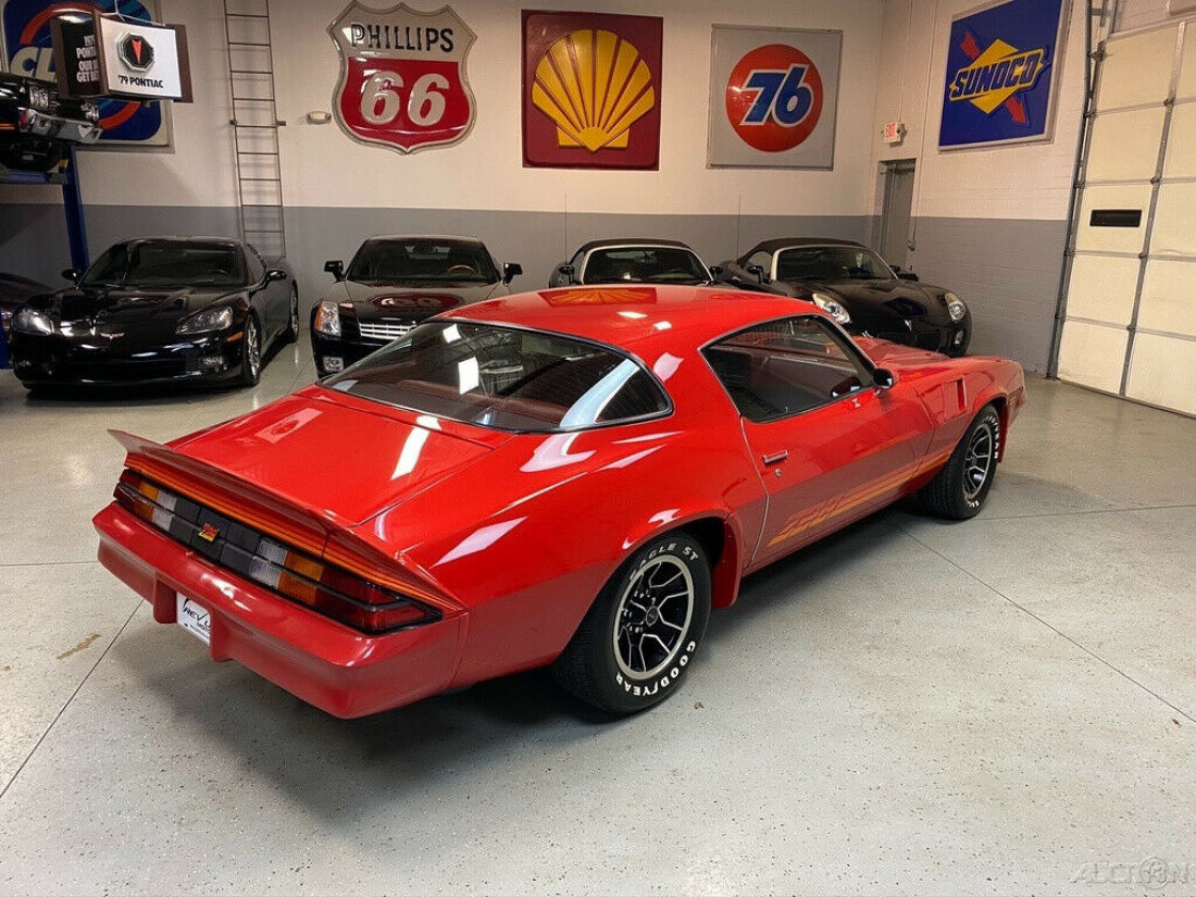 1980 Chevrolet Camaro Z28 350 CID 4 Speed - photo 8