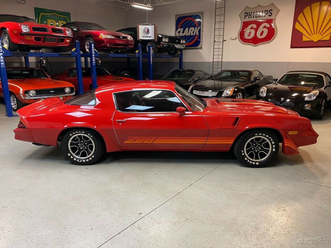 1980 Chevrolet Camaro Z28 350 CID 4 Speed - photo 9