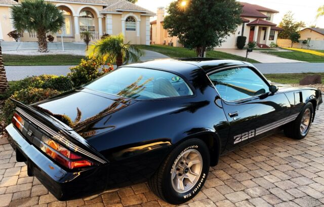 1980 Chevrolet Camaro Z28-4-Speed-350V-8-A/C-Original-Low-Miles!!! - photo 11