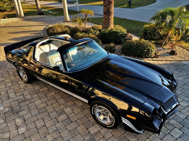 1980 Chevrolet Camaro Z28-4-Speed-350V-8-A/C-Original-Low-Miles!!! - photo 2