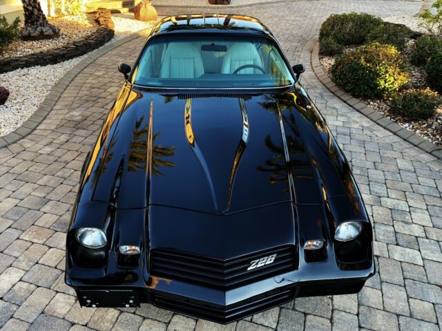 1980 Chevrolet Camaro Z28-4-Speed-350V-8-A/C-Original-Low-Miles!!! - photo 4