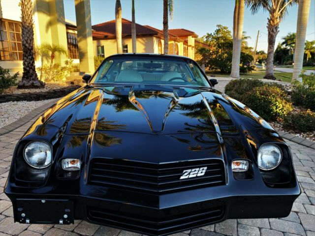 1980 Chevrolet Camaro Z28-4-Speed-350V-8-A/C-Original-Low-Miles!!! - photo 6