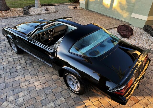 1980 Chevrolet Camaro Z28-4-Speed-350V-8-A/C-Original-Low-Miles!!! - photo 7