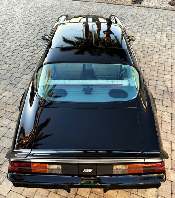 1980 Chevrolet Camaro Z28-4-Speed-350V-8-A/C-Original-Low-Miles!!! - photo 9