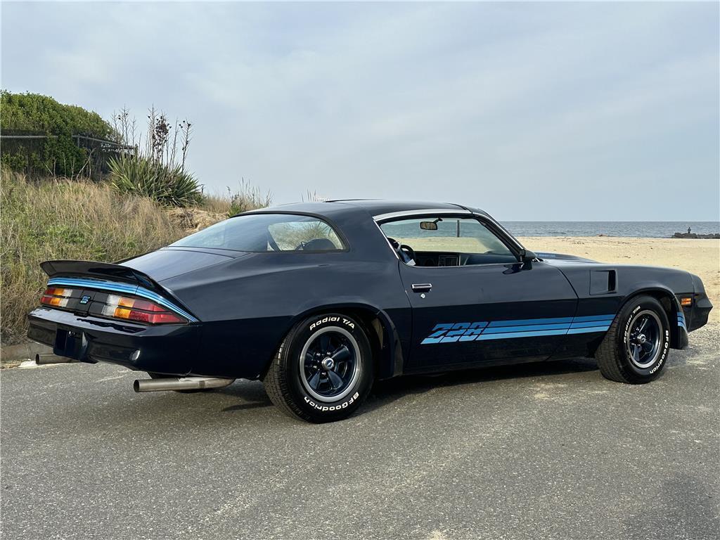 1980 Chevrolet Camaro Z28 4-speed - photo 2