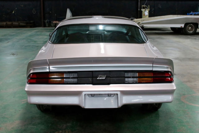 1980 Chevrolet Camaro Z28 T-Tops 350 4 speed - photo 5
