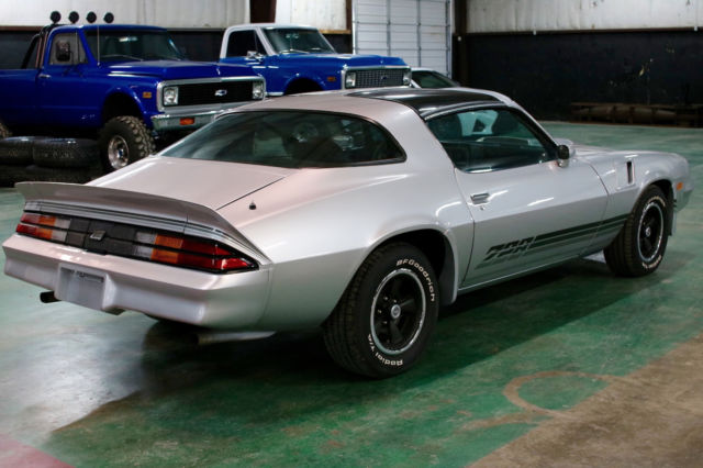 1980 Chevrolet Camaro Z28 T-Tops 350 4 speed - photo 6