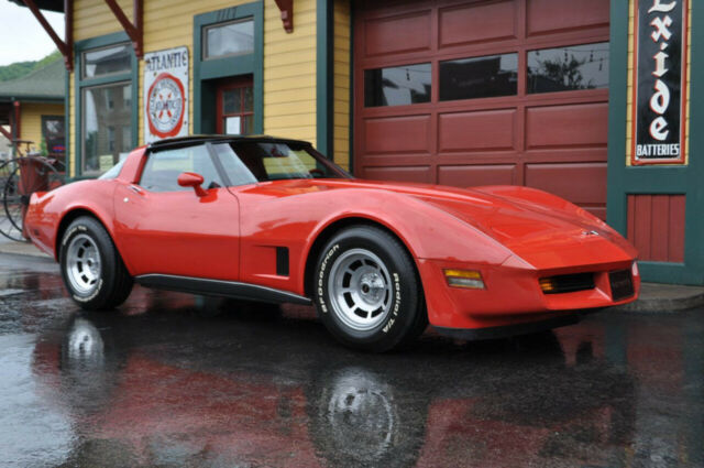 1980 Chevrolet Corvette 1980 Red/Red Org Docs 12k Org Miles All Orginal! - photo 2