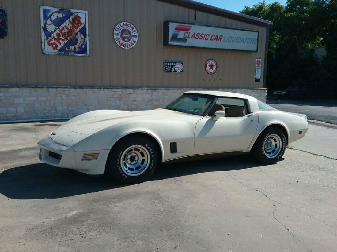 1980 Chevrolet Corvette 23705 Miles Cream Coupe 305ci V8 5.0L 350 Automatic 1980 Chevrolet Corvette