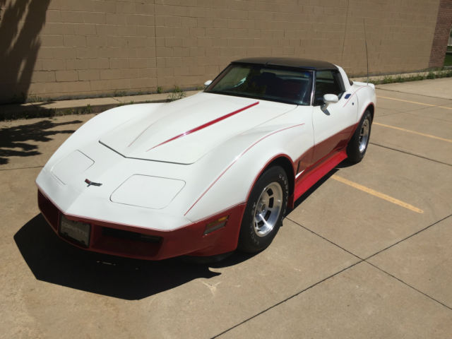 1980 Chevrolet Corvette Base Coupe 2-Door 5.7L 1980 Chevrolet Corvette