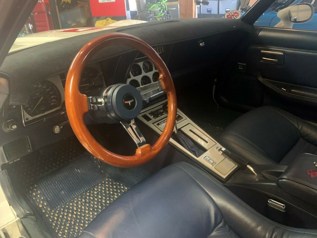 1980 Chevrolet Corvette - photo 2