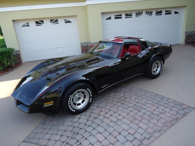 1980 Chevrolet Corvette RED - photo 2