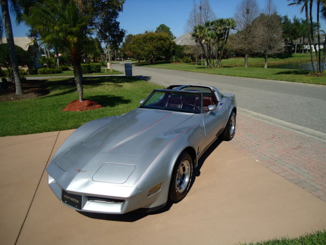 1980 CORVETTE - GORGEOUS - 26,473 ACTUAL MILES - PRICED TO SELL - BEAUTIFUL CAR 1980 Chevrolet Corvette SILVER