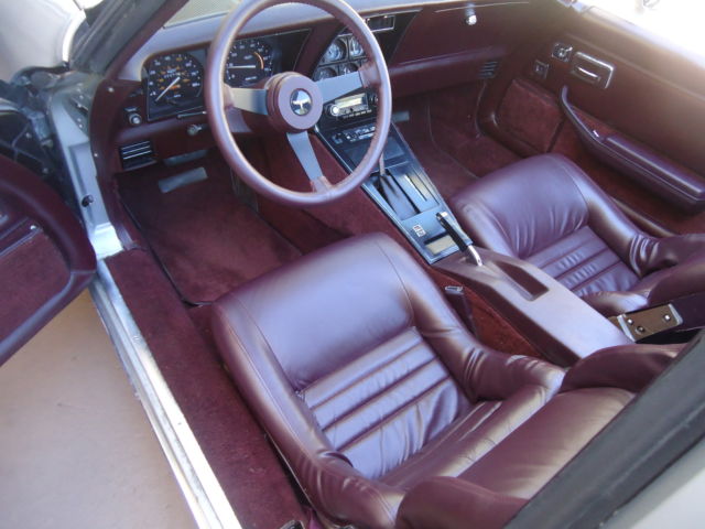 1980 Chevrolet Corvette SILVER - photo 5