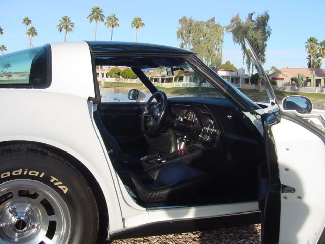 1980 Chevrolet Corvette coupe with mirrored T-tops - photo 7