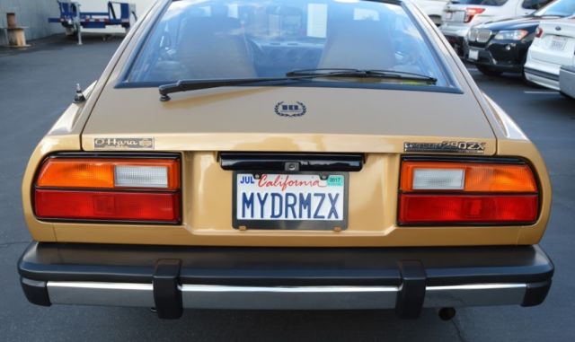 1980 Datsun Z-Series Loaded 2 door coupe w/ t-top and rear hatch - photo 7