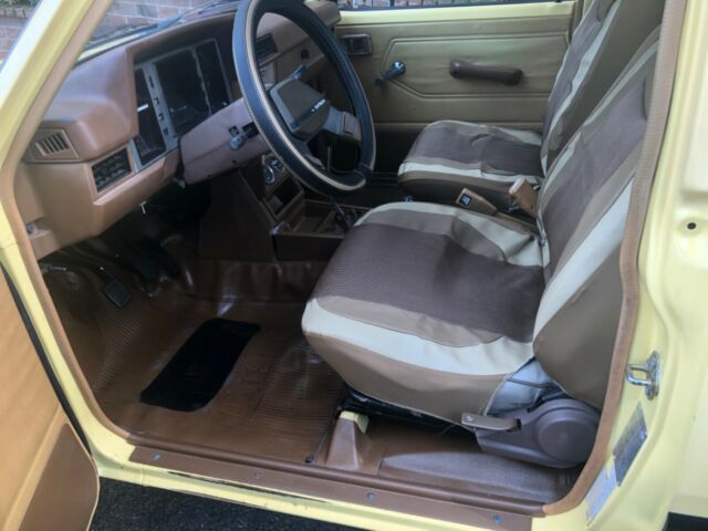 1980 Datsun Pickup 1980 Datsun pick up 4x4 Low miles only 81.k - photo 9