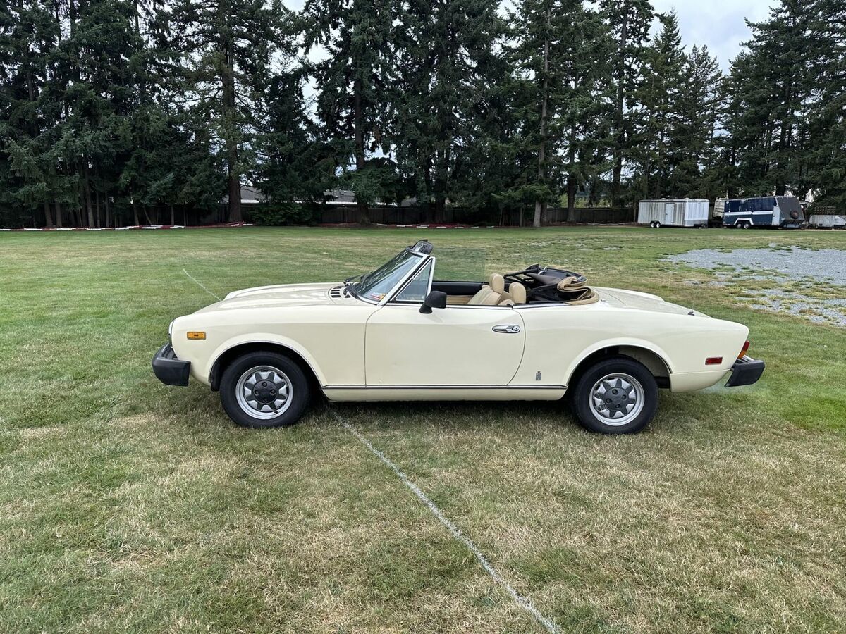 1980 Fiat 124 Convertible - photo 2