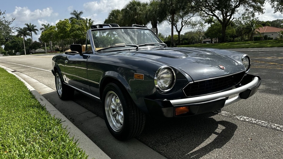 1980 Fiat 124 Spider 2 doors - photo 7
