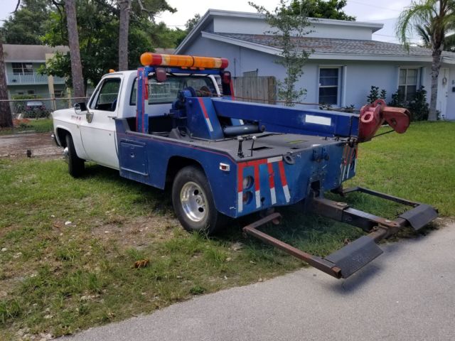 1980 Gmc 3500 dually tow truck with wheel lift and boom 1980 GMC Other