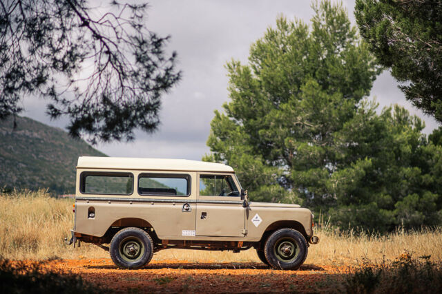 1980 Land Rover 109 6-cylinder (Series III) Santana - photo 10