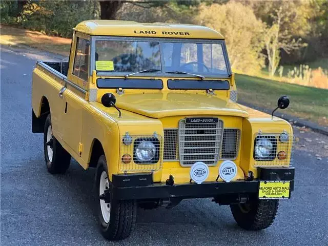 1980 Land Rover Defender yellow Manual 62,073 Miles 1980 Land Rover Defender