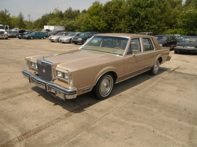 1980 Lincoln Continental 4Door Sedan - photo 2