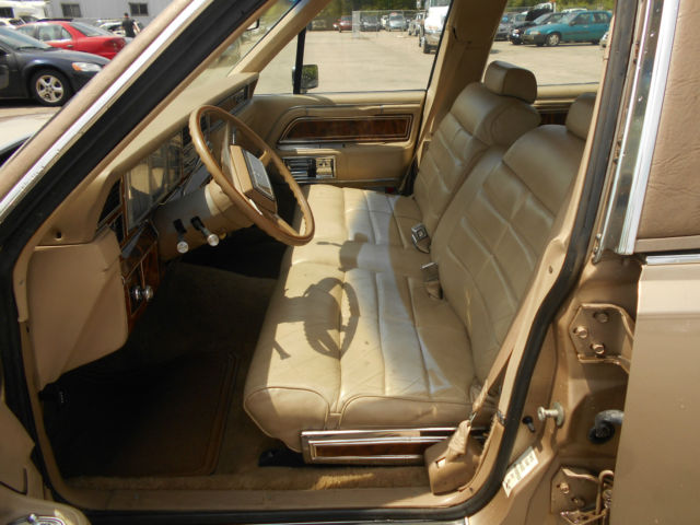 1980 Lincoln Continental 4Door Sedan - photo 9