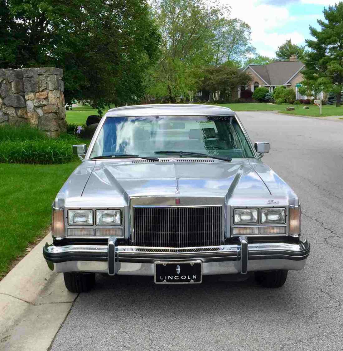 1980 Lincoln Versailles Sedan Grey RWD Automatic luxury 1980 Lincoln Versailles luxury