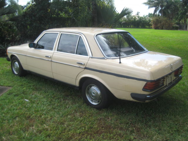 1980 Mercedes-Benz 200-Series - photo 7