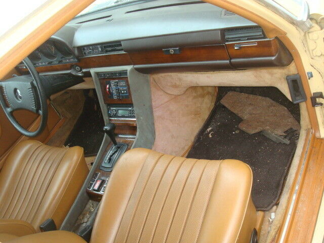 1980 Mercedes-Benz 200-Series - photo 5