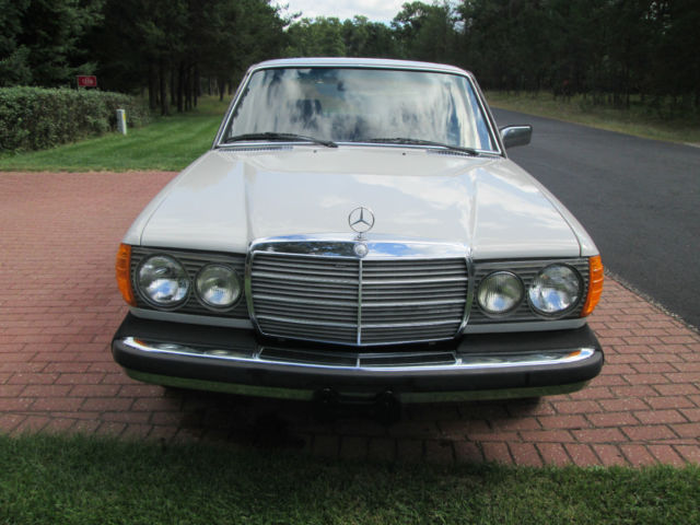 1980 Mercedes-Benz 300-Series - photo 8