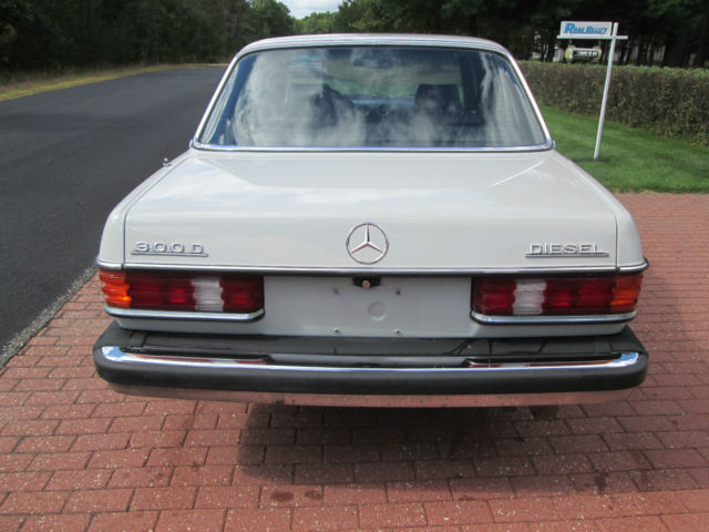 1980 Mercedes-Benz 300-Series - photo 9