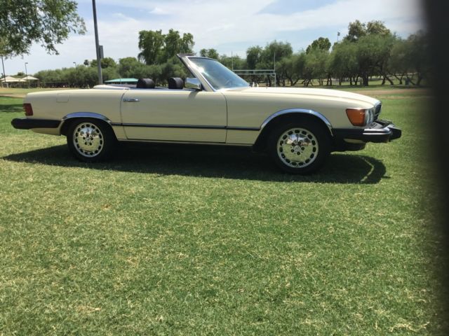 1980 Mercedes 450 SL 1980 Mercedes-Benz SL-Class Brown leather