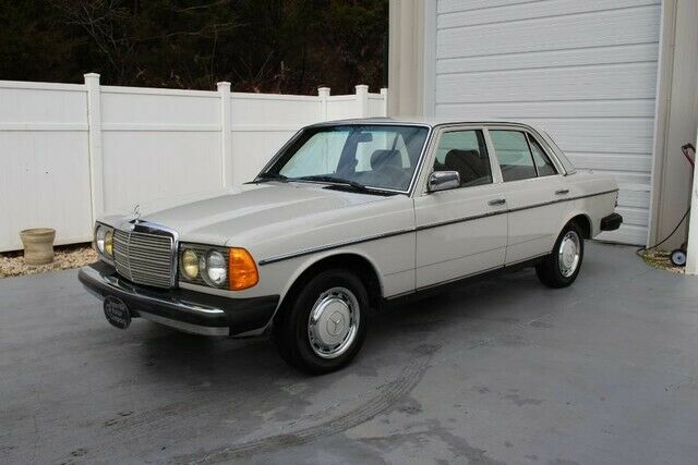1980 Mercedes-Benz 200-Series 240D 2.4L Diesel W123 Sedan Auto 240 D 2 Owner Cla - photo 3