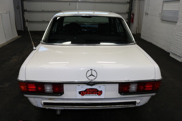 1980 Mercedes-Benz 230E 2.3L Inline 4 cyl 4 spd auto Body Inter Fair - photo 8