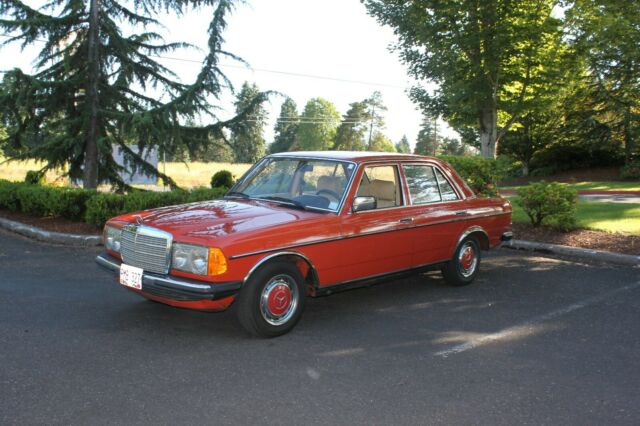 1980 Mercedes-Benz 230E W123 Low Miles 1980 Mercedes-Benz 200-Series 230E