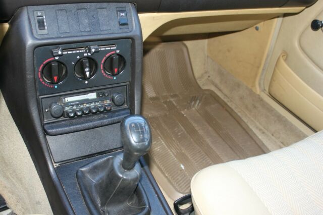 1980 Mercedes-Benz 200-Series 230E - photo 12