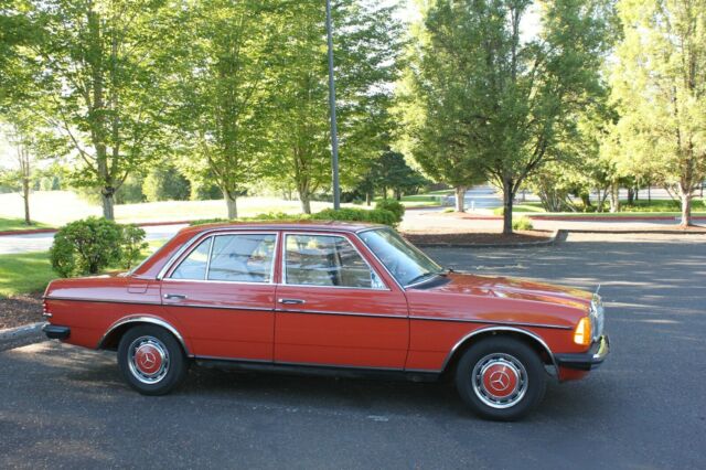 1980 Mercedes-Benz 200-Series 230E - photo 3