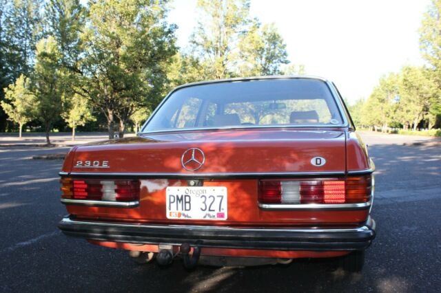 1980 Mercedes-Benz 200-Series 230E - photo 5