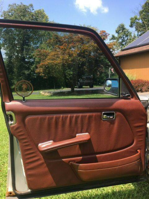 1983 Mercedes-Benz 200-Series 240d - photo 10