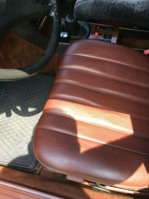 1983 Mercedes-Benz 200-Series 240d - photo 12